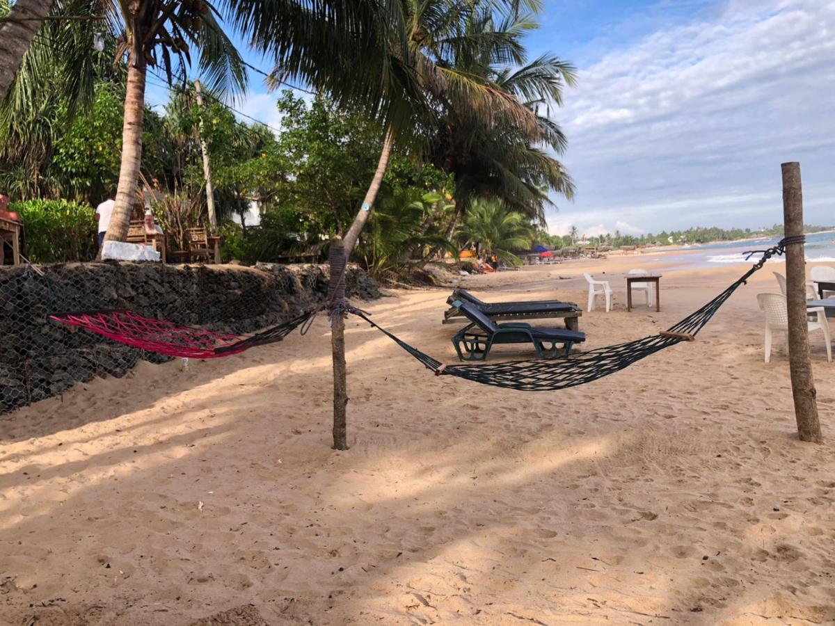Rock Paradise Beach Hotel & Restaurent Tangalle Exterior photo