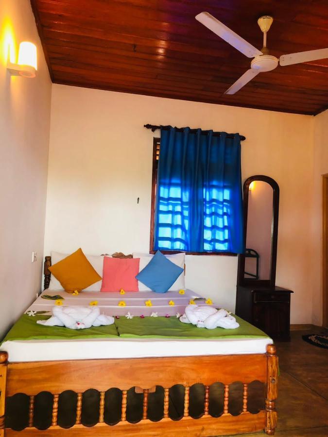 Rock Paradise Beach Hotel & Restaurent Tangalle Exterior photo