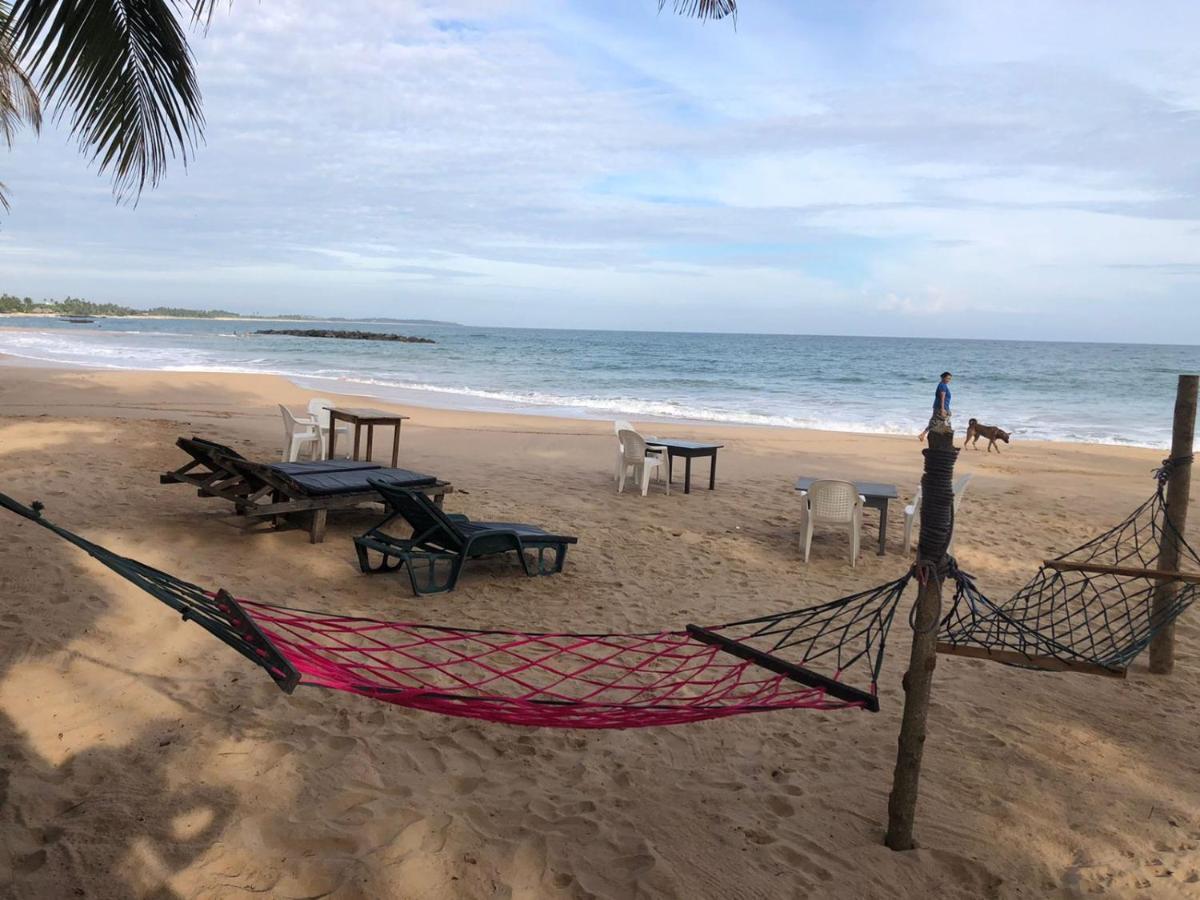 Rock Paradise Beach Hotel & Restaurent Tangalle Exterior photo