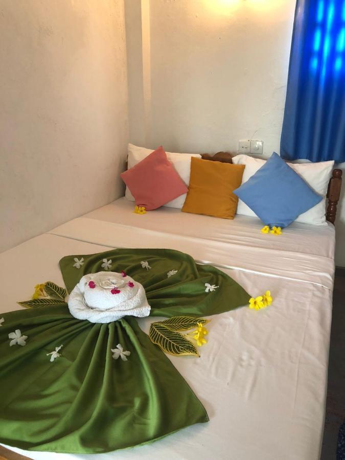 Rock Paradise Beach Hotel & Restaurent Tangalle Exterior photo