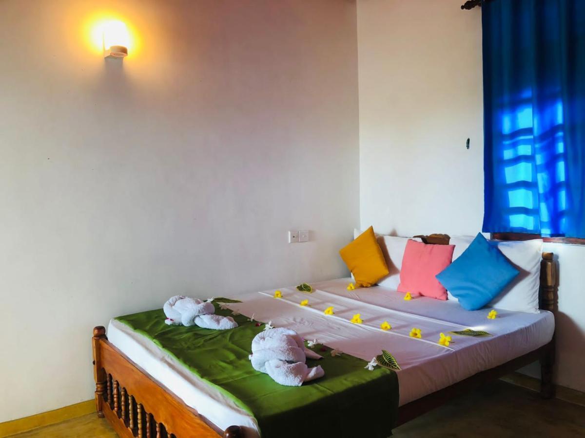 Rock Paradise Beach Hotel & Restaurent Tangalle Exterior photo