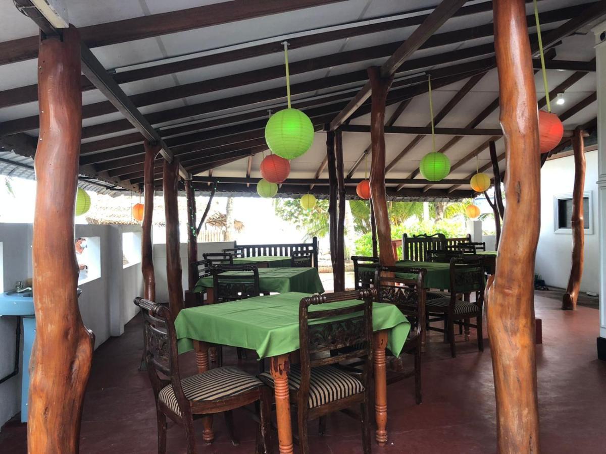 Rock Paradise Beach Hotel & Restaurent Tangalle Exterior photo